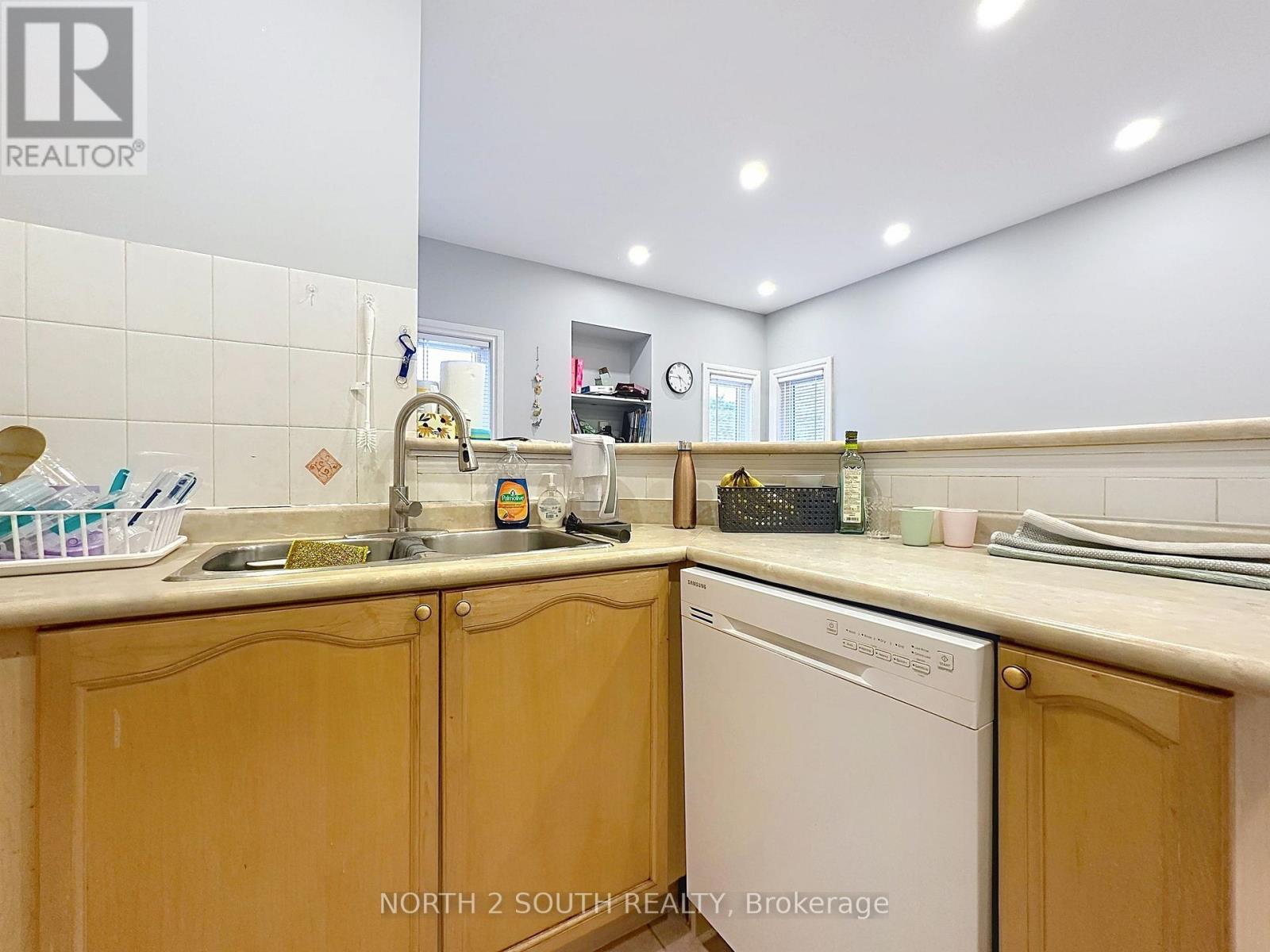 Unknown Address, ,    - Photo 9 - N13740186