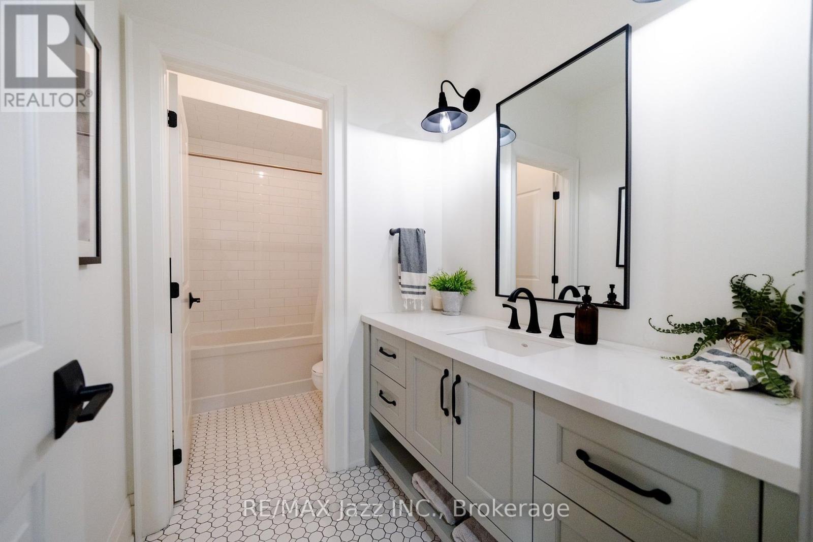 54 Ward Street, Whitby, Ontario  L1M 1G8 - Photo 28 - E13759052