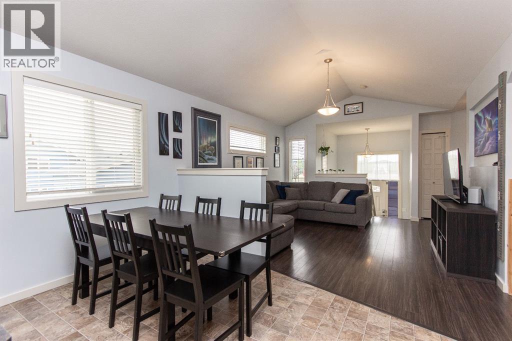 69 Timberstone Way, Red Deer, Alberta  T4P 0N8 - Photo 5 - A2342246