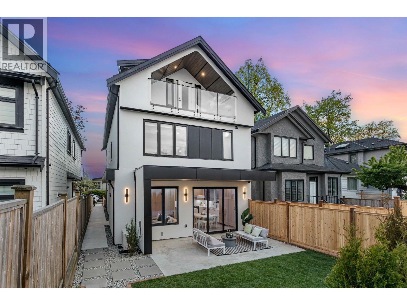 2 165 E 45th Avenue, Vancouver, British Columbia  V5W 1W8 - Photo 2 - R3163613