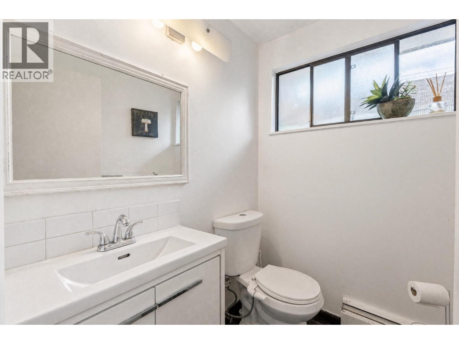 8865 Horne Street, Burnaby, British Columbia  V3N 4J8 - Photo 12 - R3163623