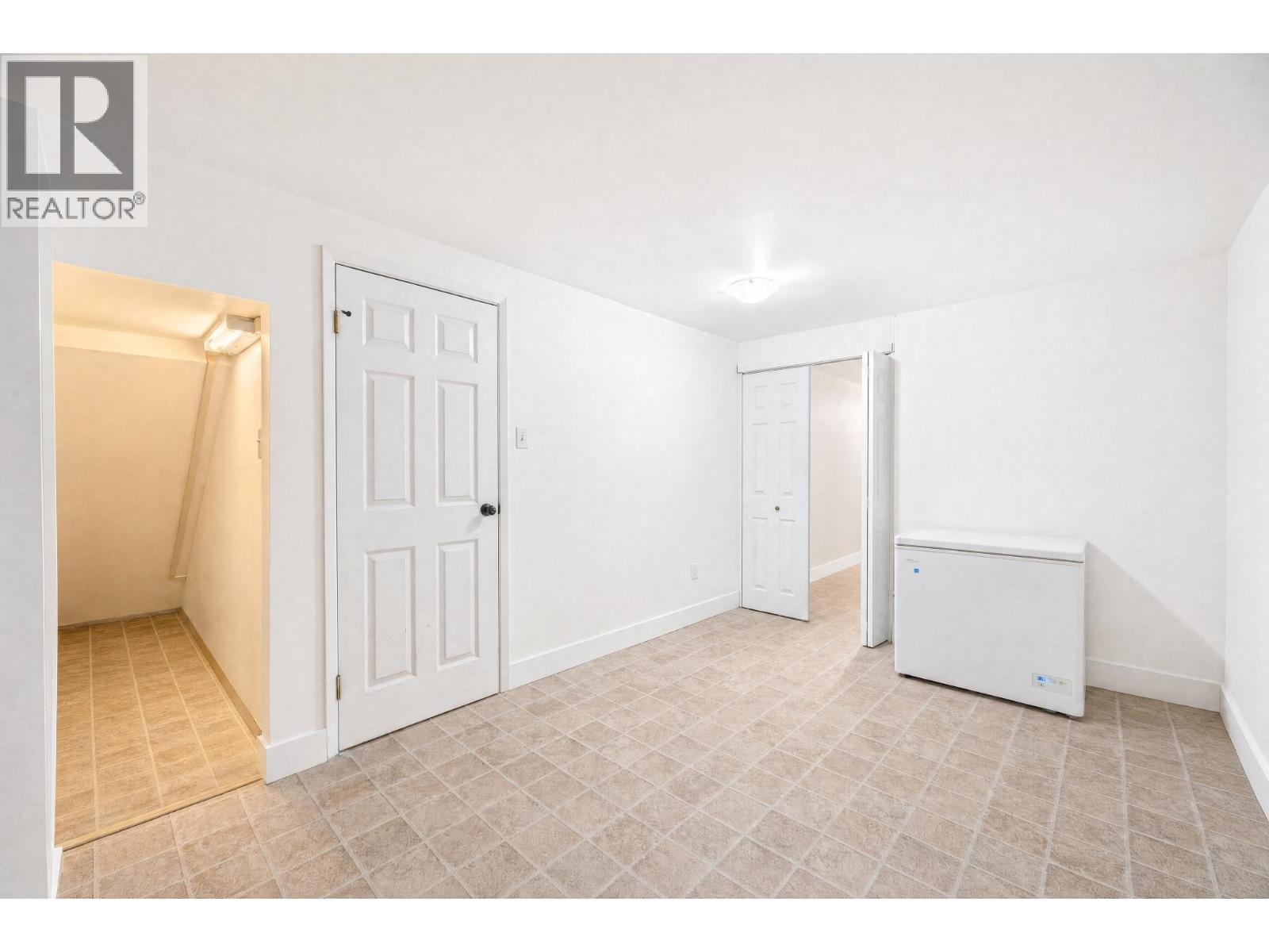 8865 Horne Street, Burnaby, British Columbia  V3N 4J8 - Photo 13 - R3163623