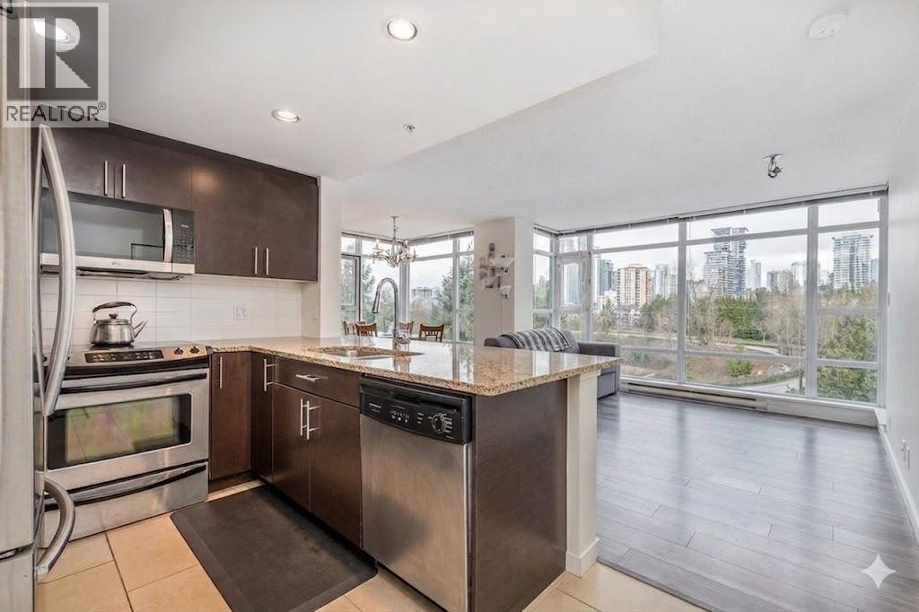 806 575 Delestre Avenue, Coquitlam, British Columbia  V3K 0A6 - Photo 3 - R3163651