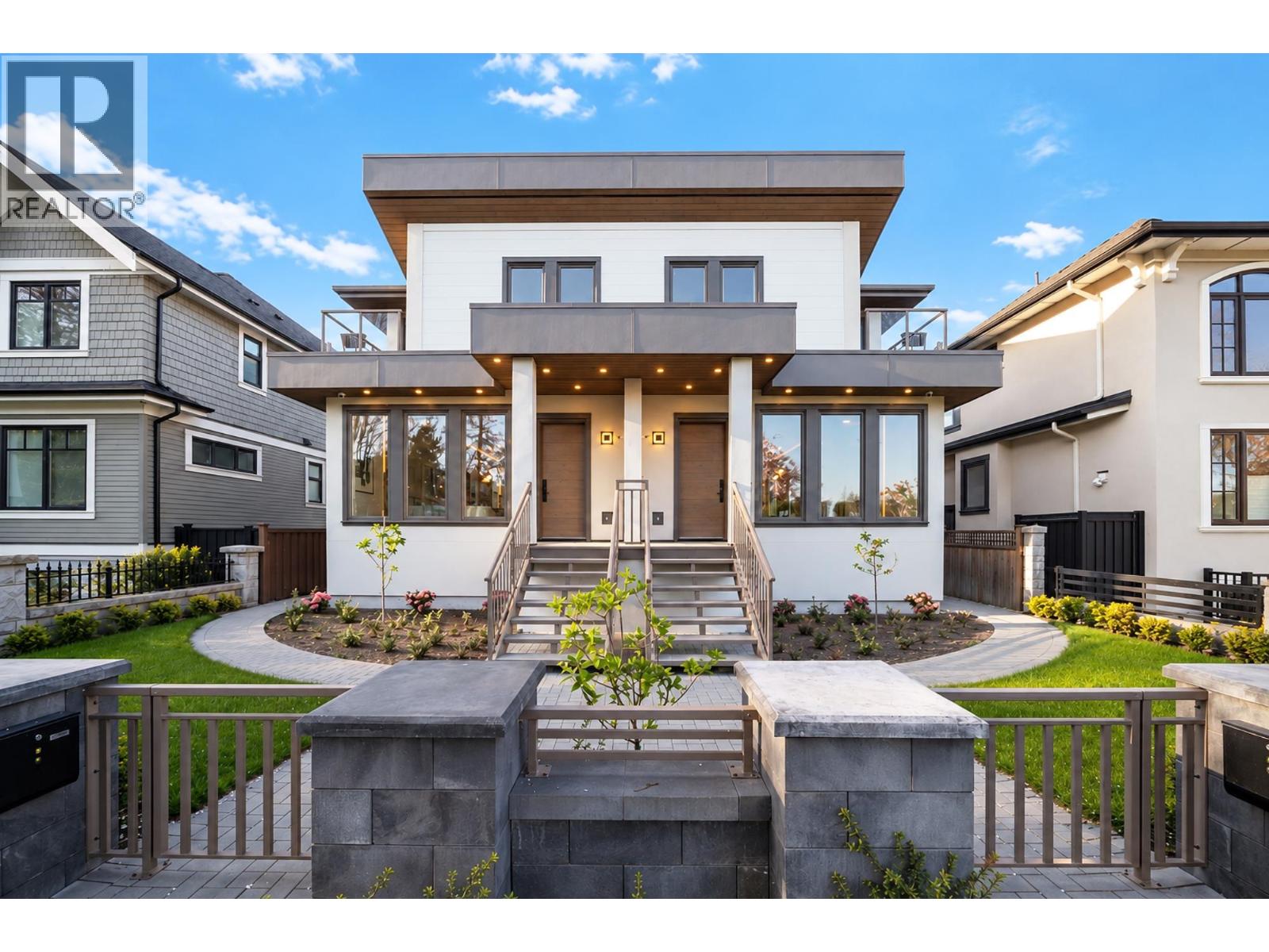 2455 W 10th Avenue, Vancouver, British Columbia  V6K 2J4 - Photo 1 - R3163662