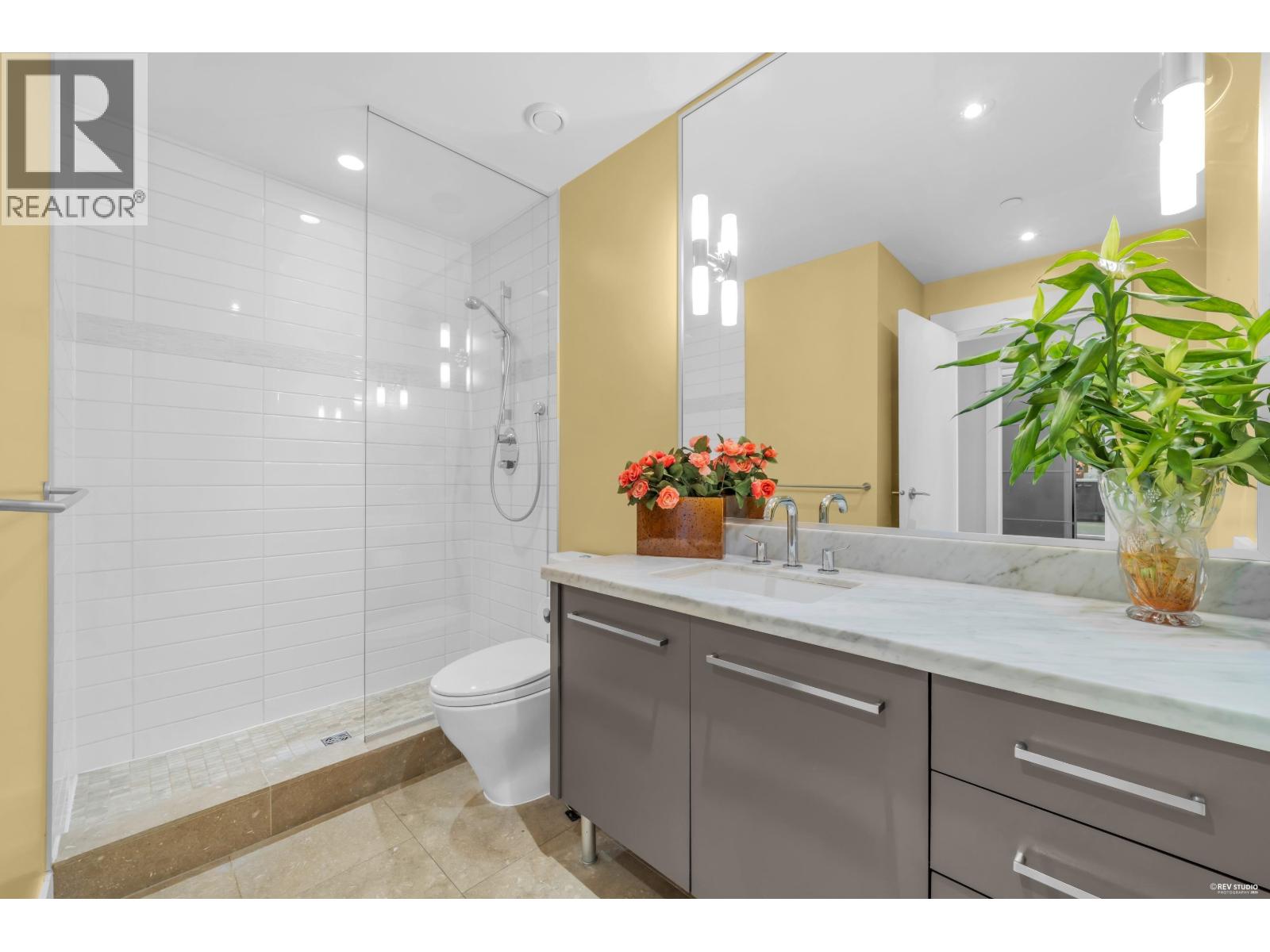 201 650 EVERGREEN PLACE