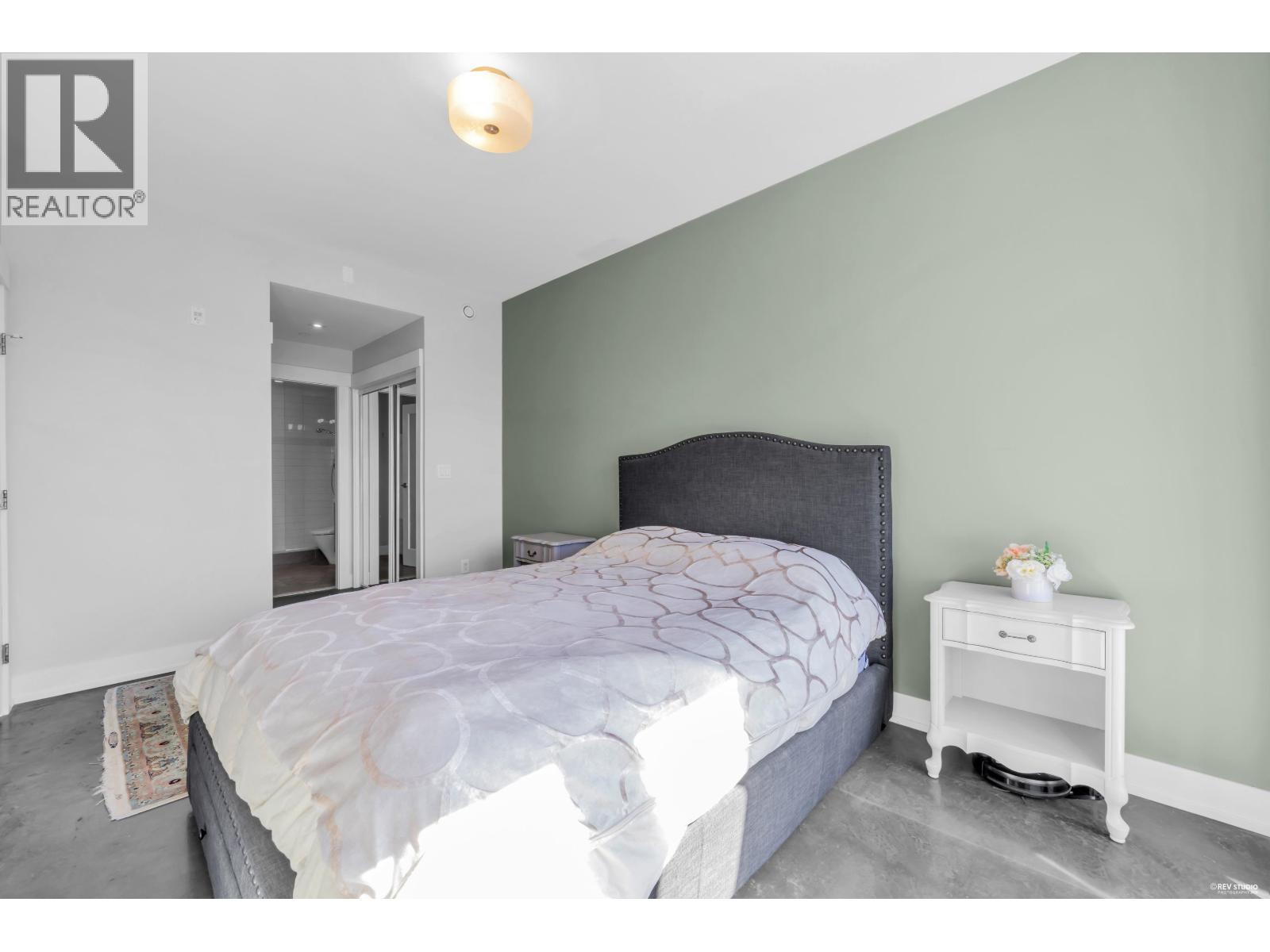 201 650 EVERGREEN PLACE
