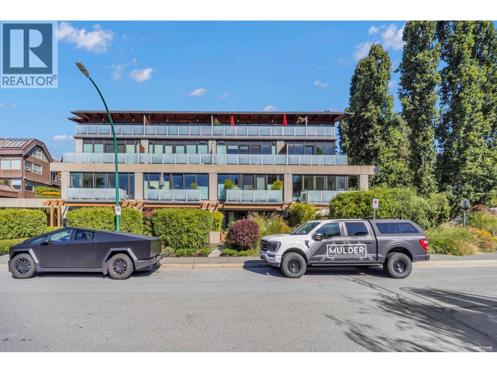 201 650 EVERGREEN PLACE