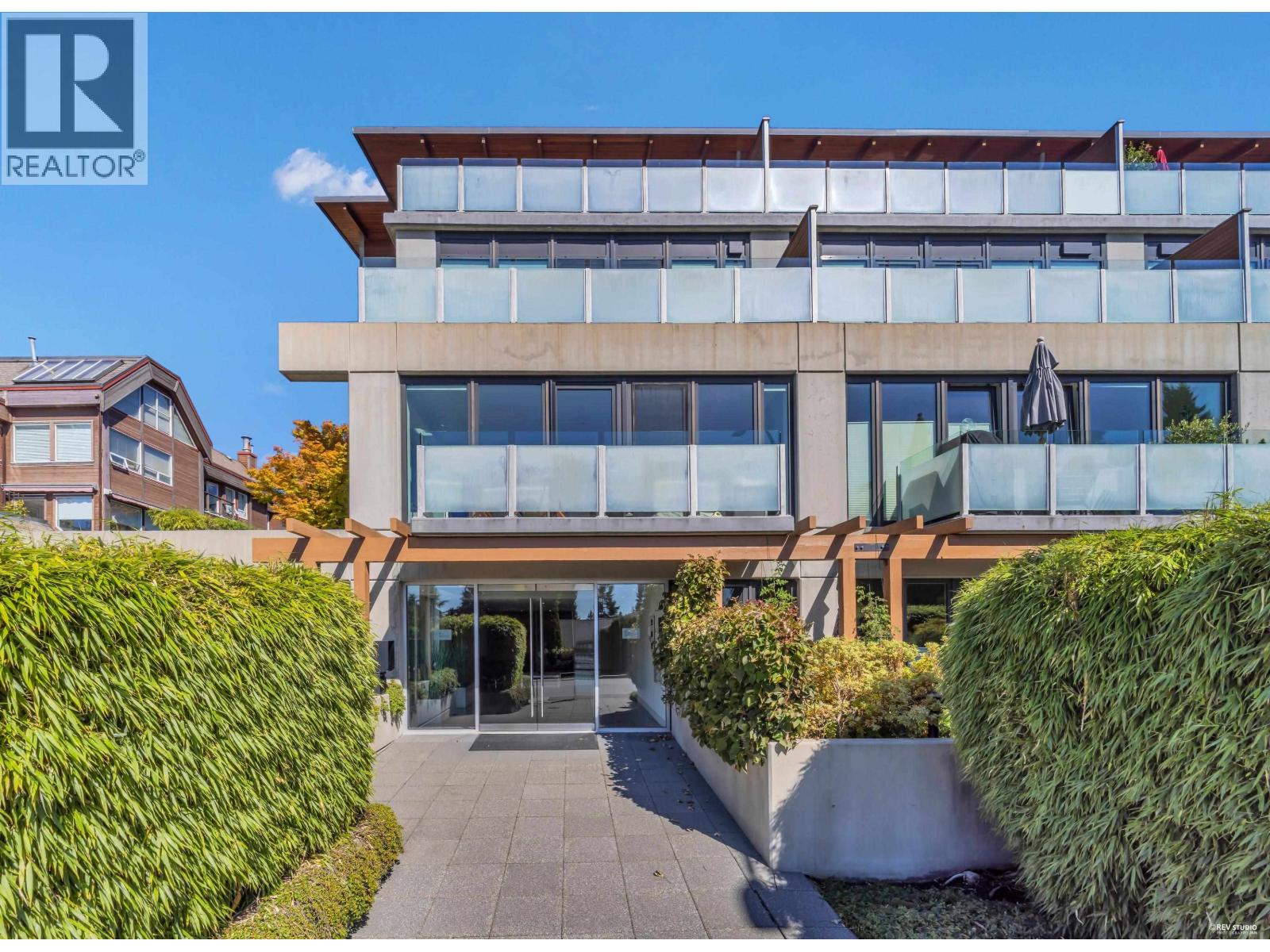 201 650 EVERGREEN PLACE