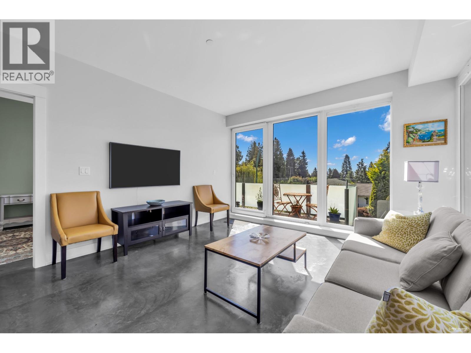201 650 EVERGREEN PLACE