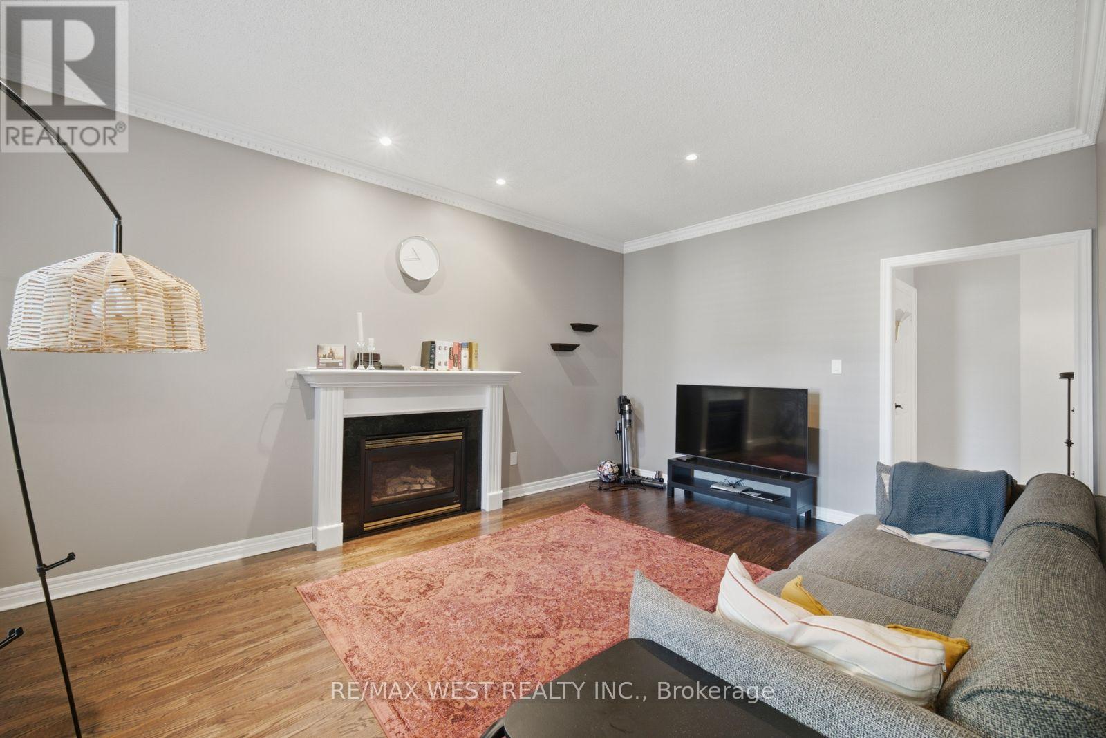 65 Burnhaven Avenue, Vaughan, Ontario  L6A 2P2 - Photo 11 - N13763624