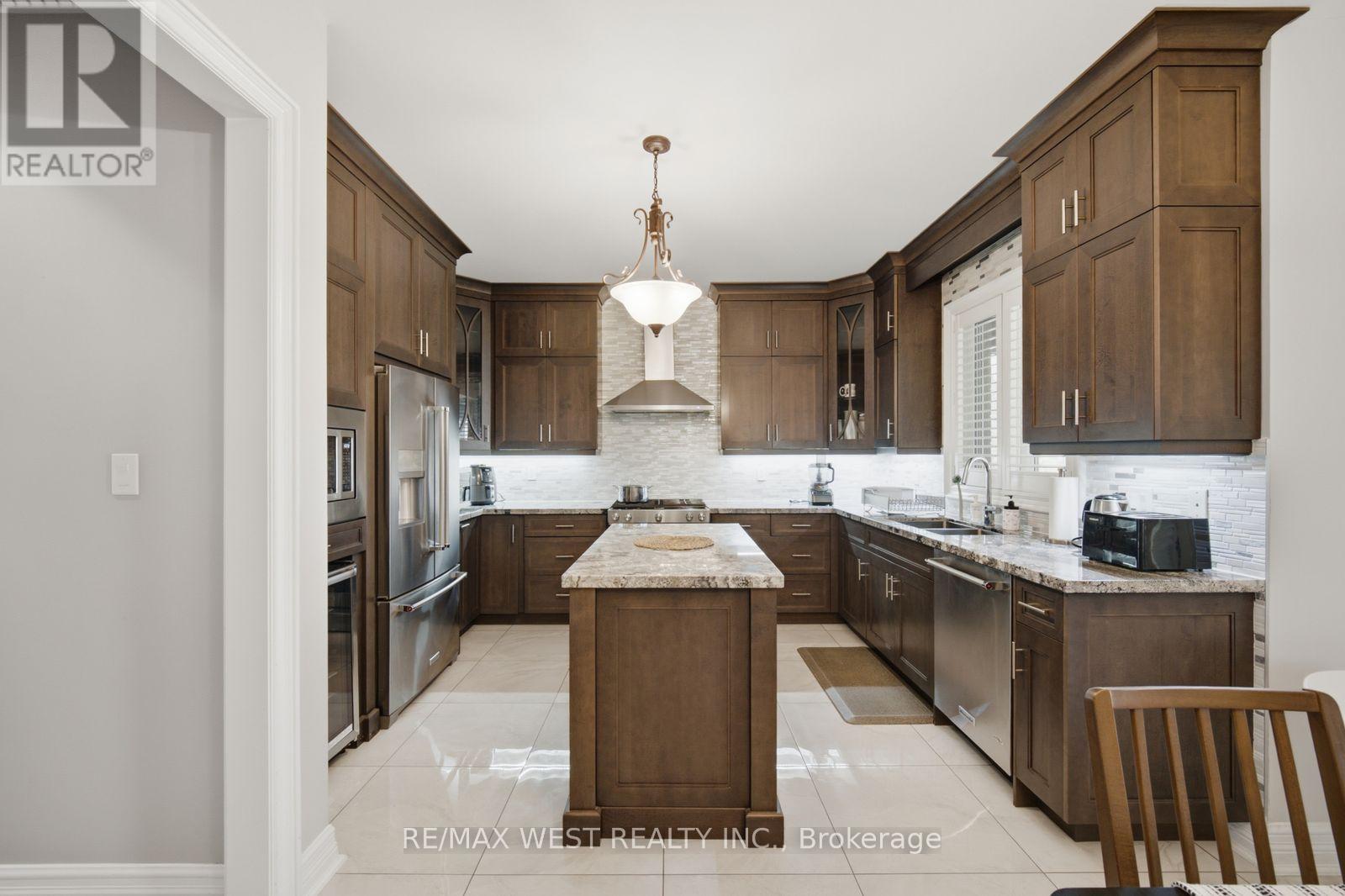 65 Burnhaven Avenue, Vaughan, Ontario  L6A 2P2 - Photo 13 - N13763624