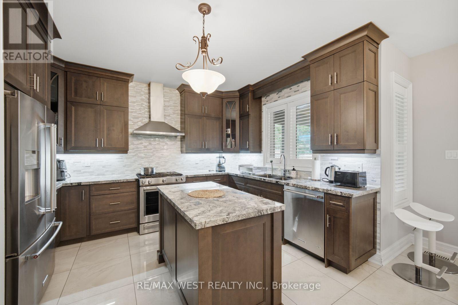 65 Burnhaven Avenue, Vaughan, Ontario  L6A 2P2 - Photo 14 - N13763624
