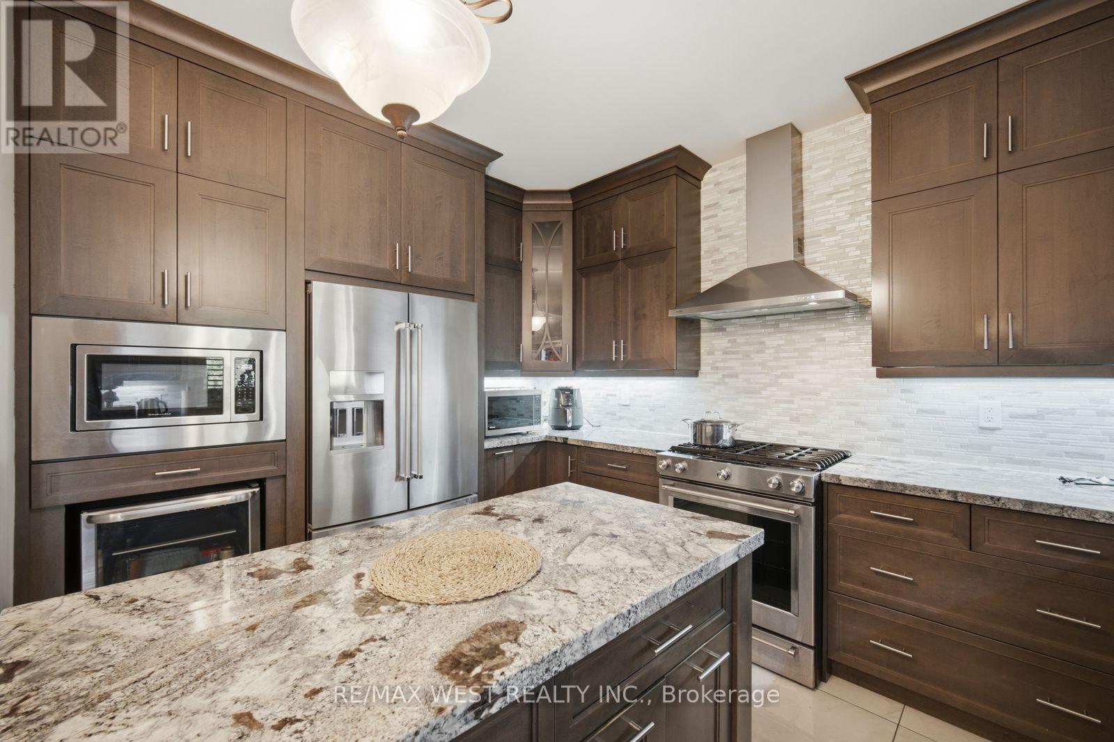 65 Burnhaven Avenue, Vaughan, Ontario  L6A 2P2 - Photo 15 - N13763624