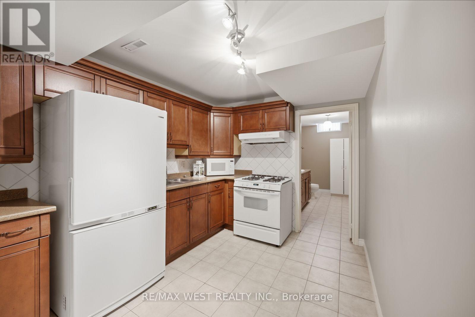 65 Burnhaven Avenue, Vaughan, Ontario  L6A 2P2 - Photo 39 - N13763624
