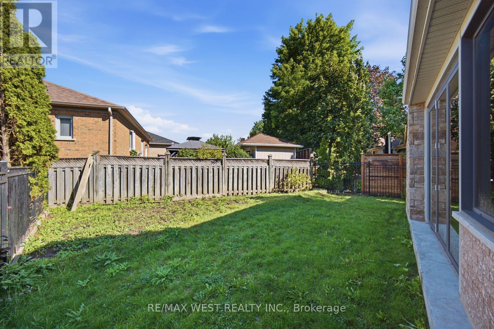 65 Burnhaven Avenue, Vaughan, Ontario  L6A 2P2 - Photo 49 - N13763624