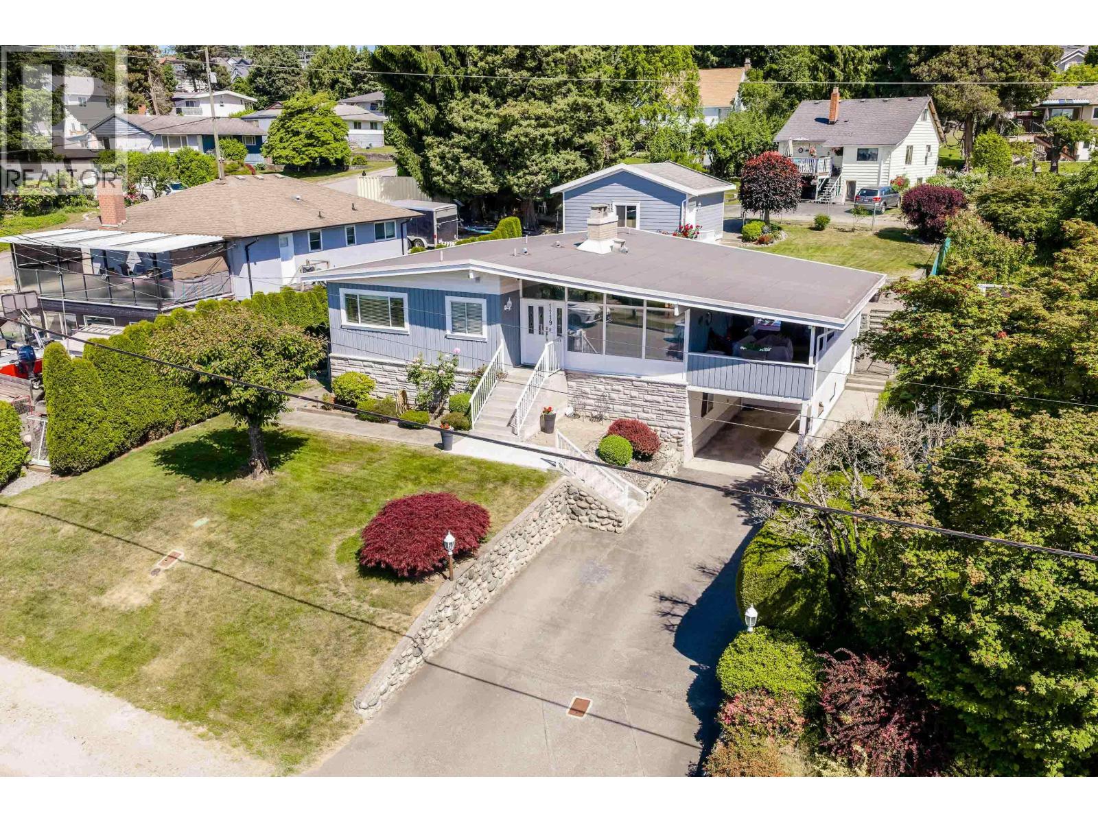 1119 HAMMOND AVENUE