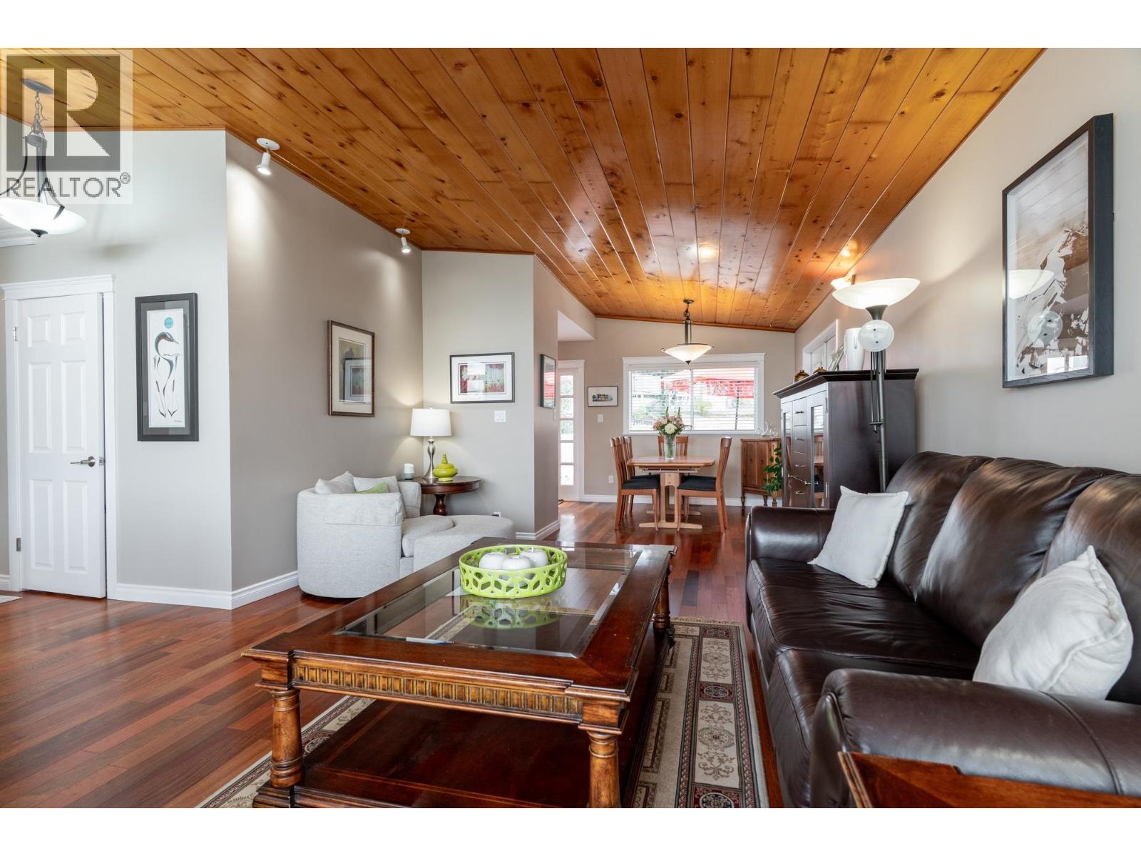 1119 HAMMOND AVENUE