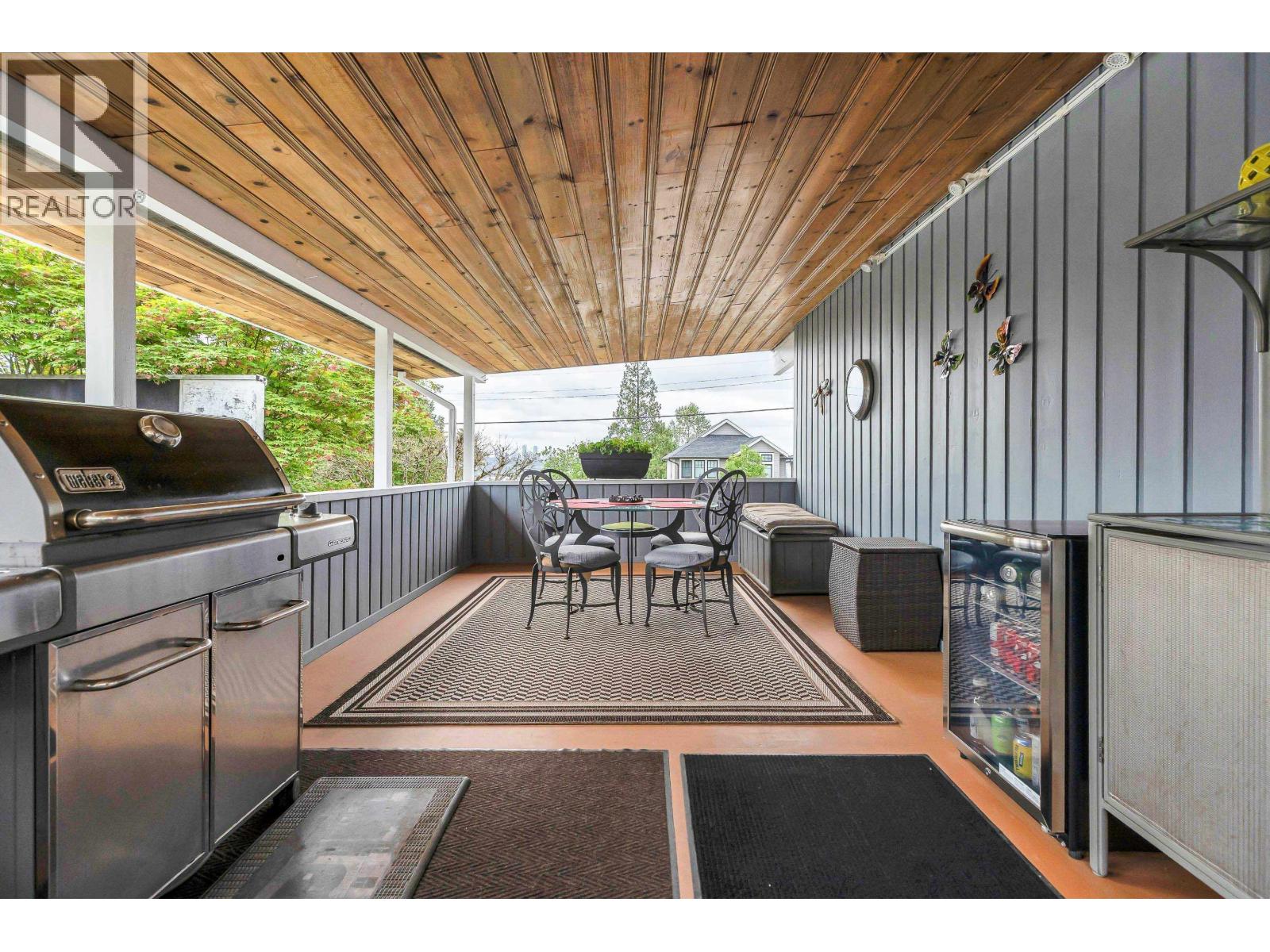 1119 HAMMOND AVENUE