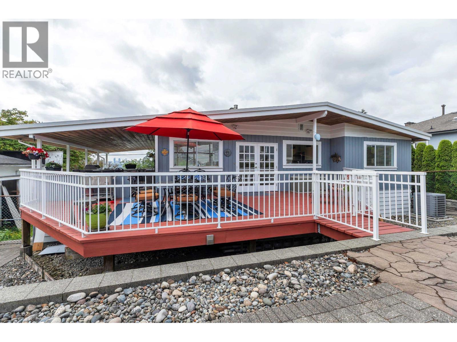 1119 HAMMOND AVENUE