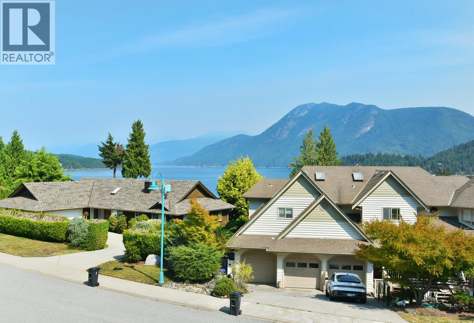 6553-6555 N Gale Avenue, Sechelt, British Columbia  V7Z 0L1 - Photo 10 - R3163666