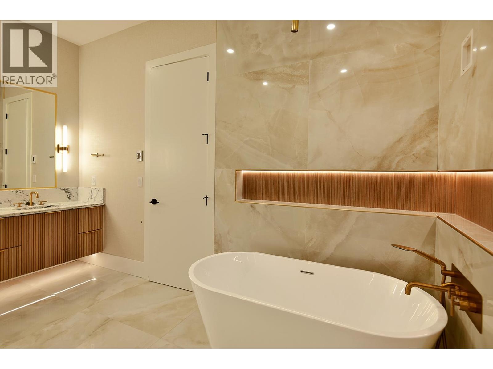 6553-6555 N Gale Avenue, Sechelt, British Columbia  V7Z 0L1 - Photo 16 - R3163666