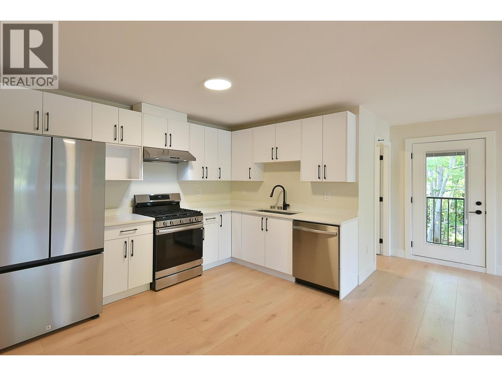6553-6555 N Gale Avenue, Sechelt, British Columbia  V7Z 0L1 - Photo 36 - R3163666