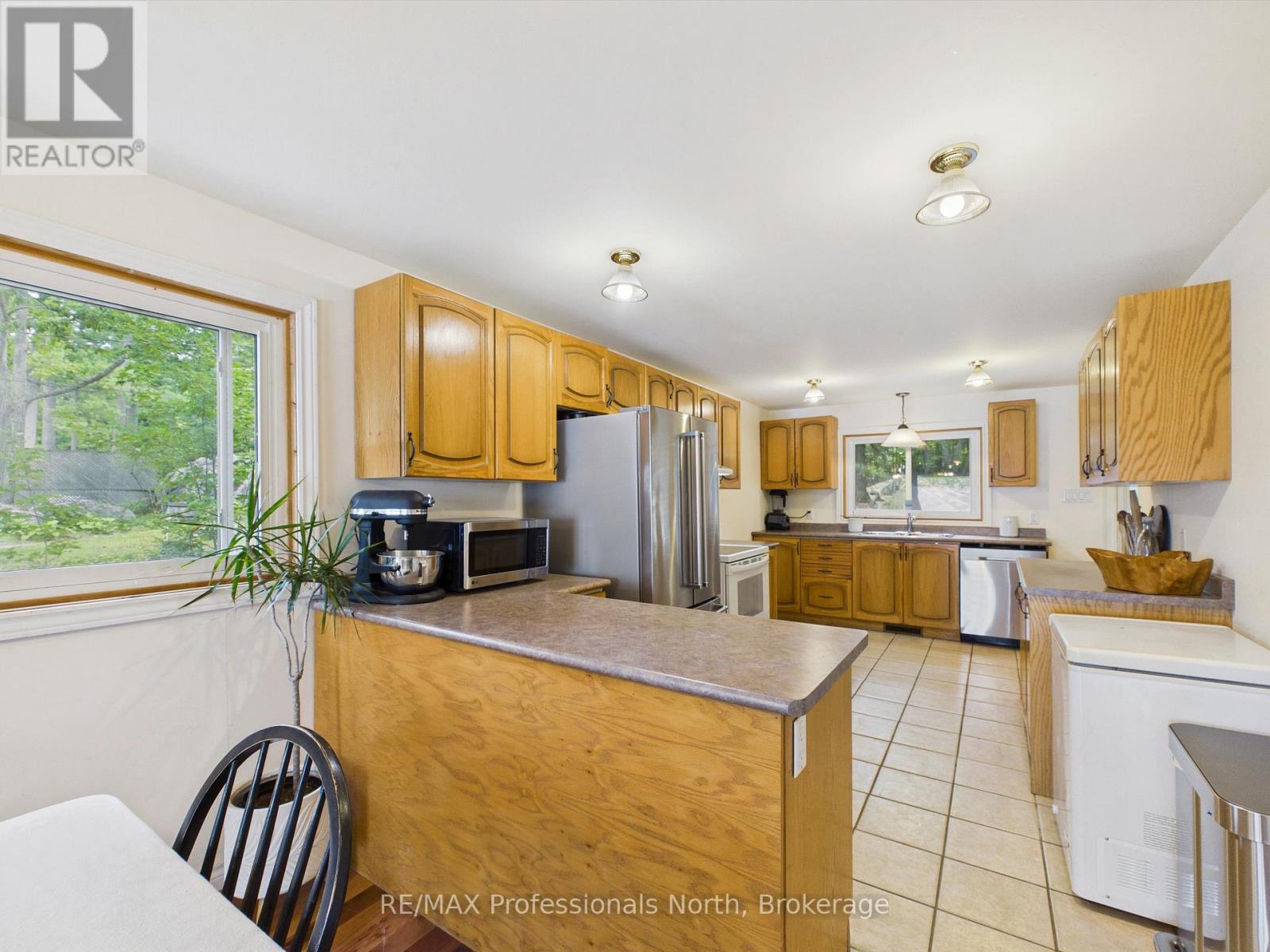 1025 Section House Road, Muskoka Lakes, Ontario  P0C 1M0 - Photo 5 - X13763606