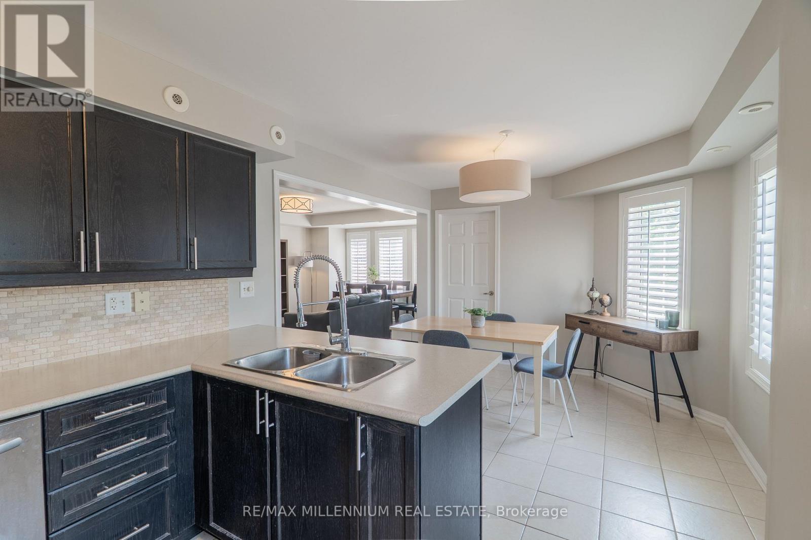 17 - 2614 Dashwood Drive, Oakville, Ontario  L6M 0K5 - Photo 10 - W13763586
