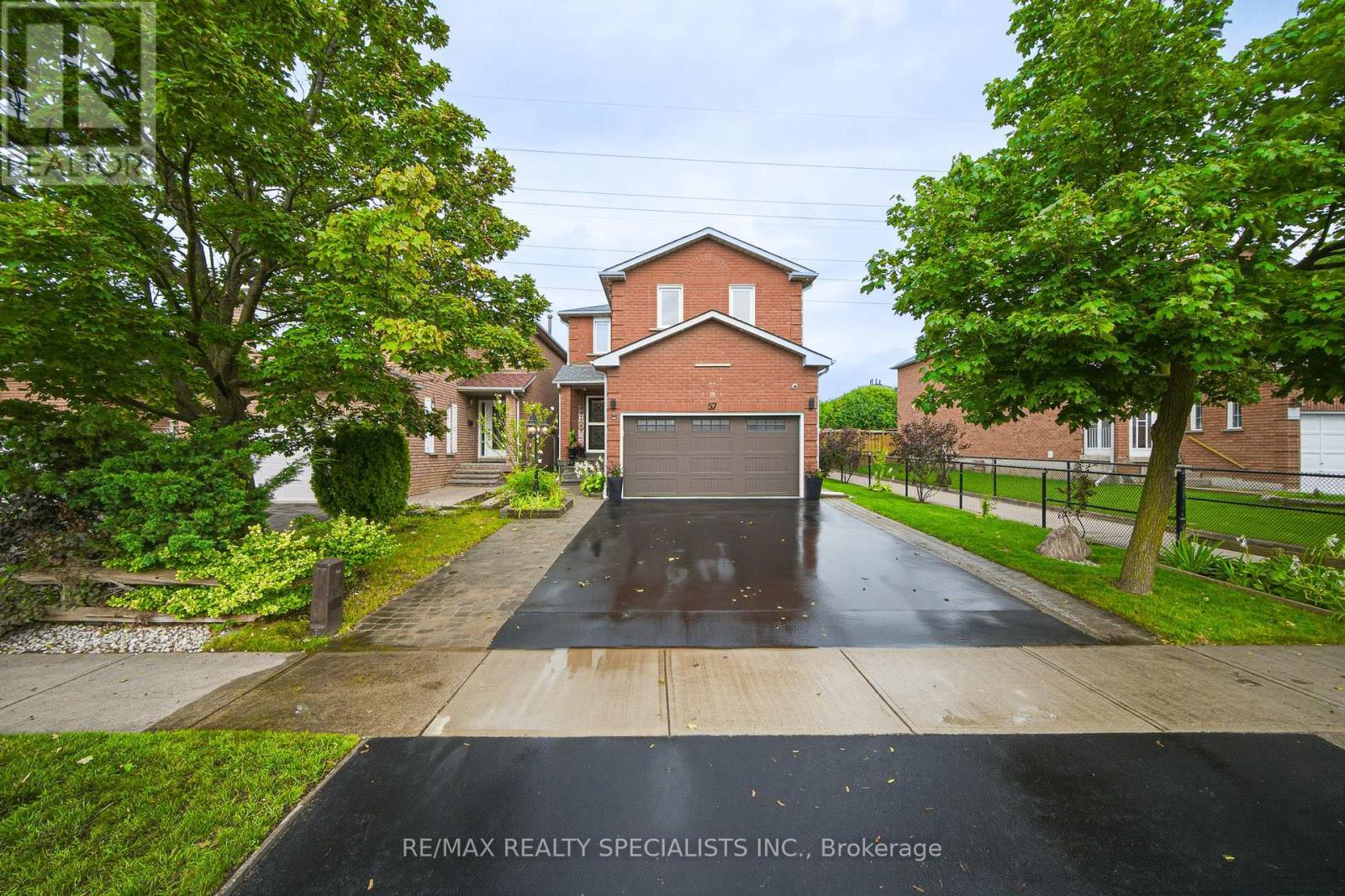 57 Pennsylvania Avenue, Brampton, Ontario  L6Y 4P3 - Photo 2 - W13763600