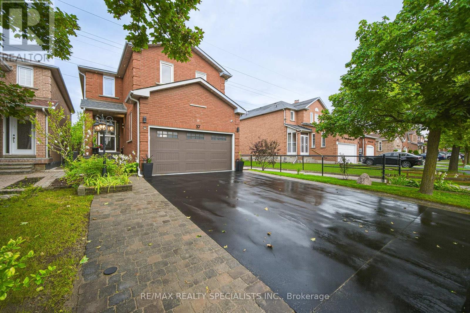 57 Pennsylvania Avenue, Brampton, Ontario  L6Y 4P3 - Photo 3 - W13763600