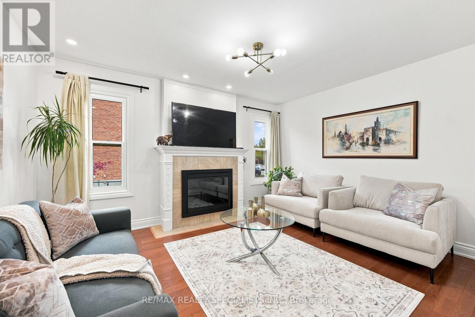 57 Pennsylvania Avenue, Brampton, Ontario  L6Y 4P3 - Photo 8 - W13763600