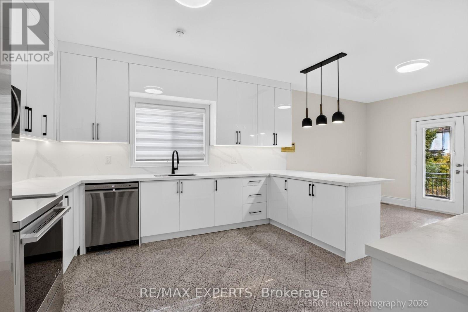 38a Marcia Avenue, Toronto, Ontario  M6B 2Y5 - Photo 10 - W13763608