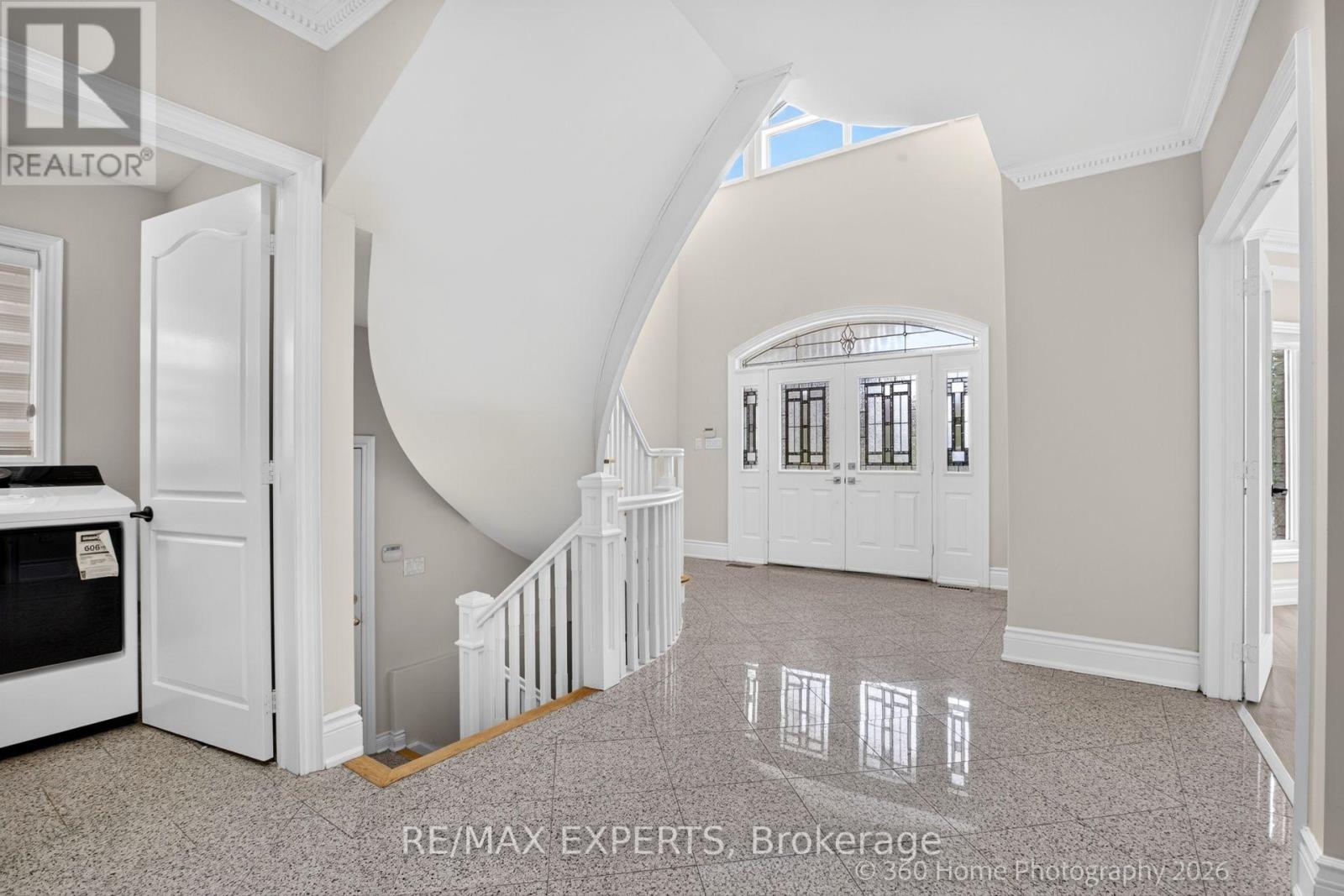 38a Marcia Avenue, Toronto, Ontario  M6B 2Y5 - Photo 3 - W13763608