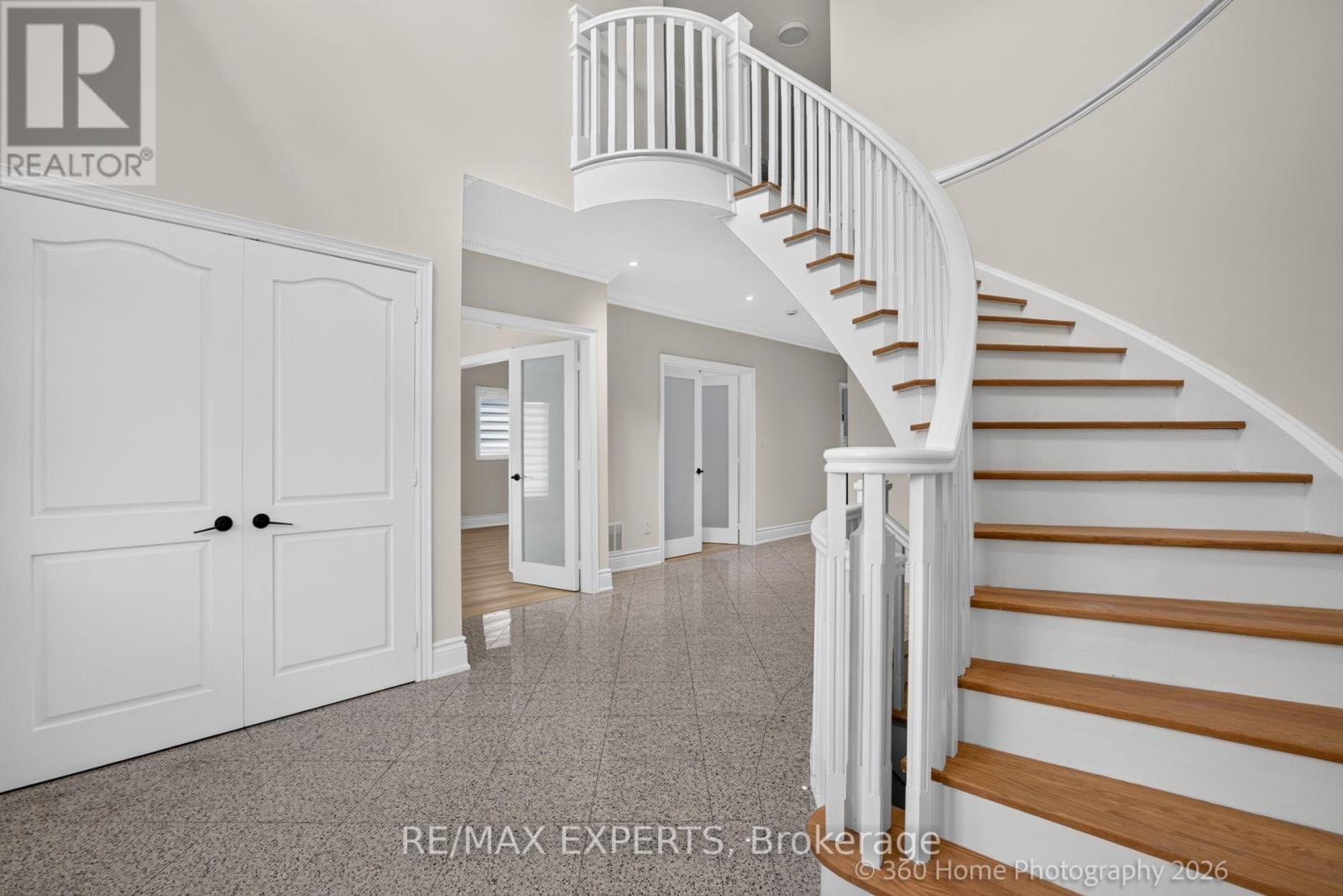 38a Marcia Avenue, Toronto, Ontario  M6B 2Y5 - Photo 4 - W13763608