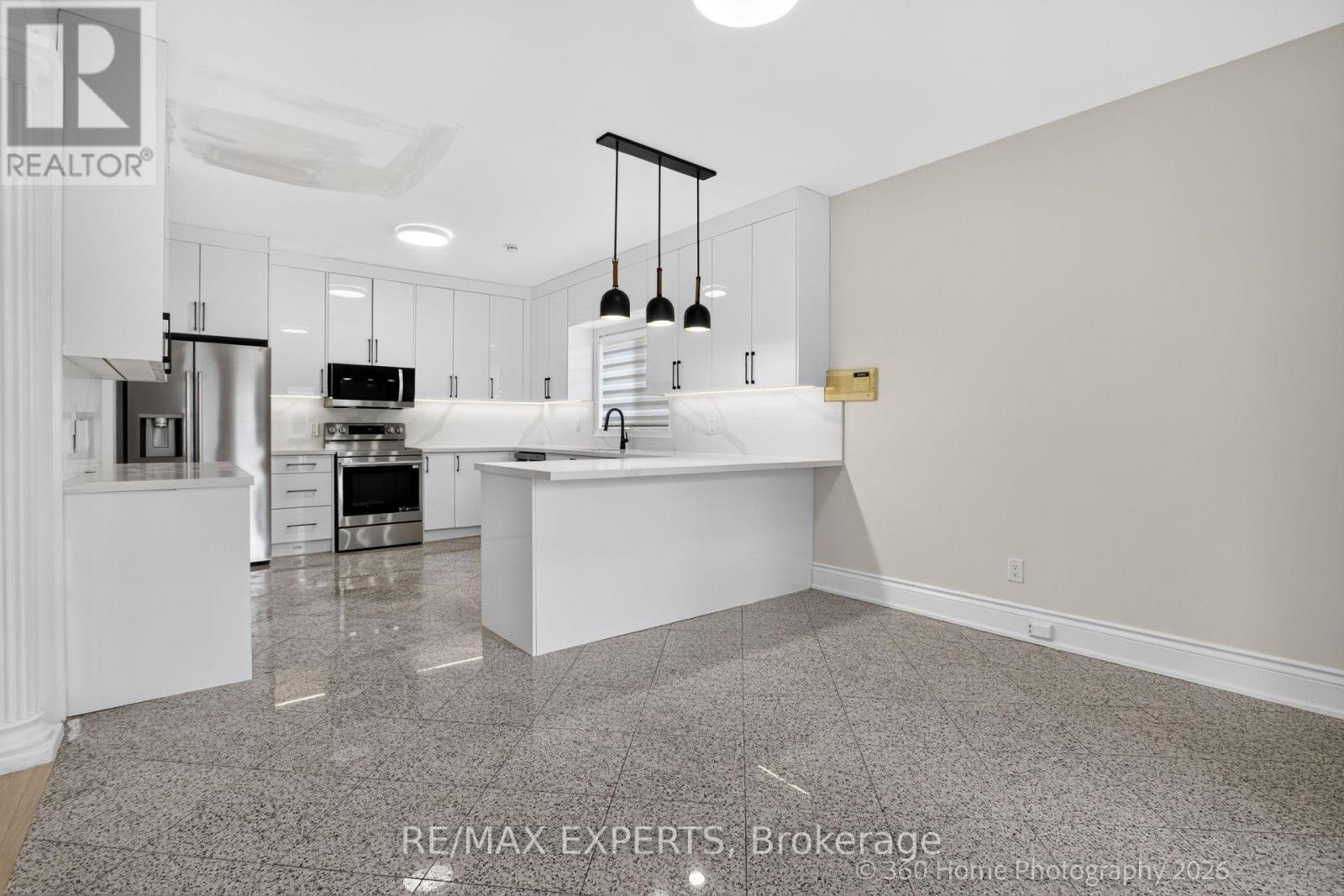 38a Marcia Avenue, Toronto, Ontario  M6B 2Y5 - Photo 9 - W13763608