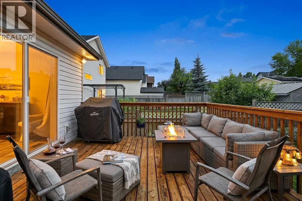 940 Coventry Drive NE, Calgary, Alberta  T3K 4J6 - Photo 3 - A2342891