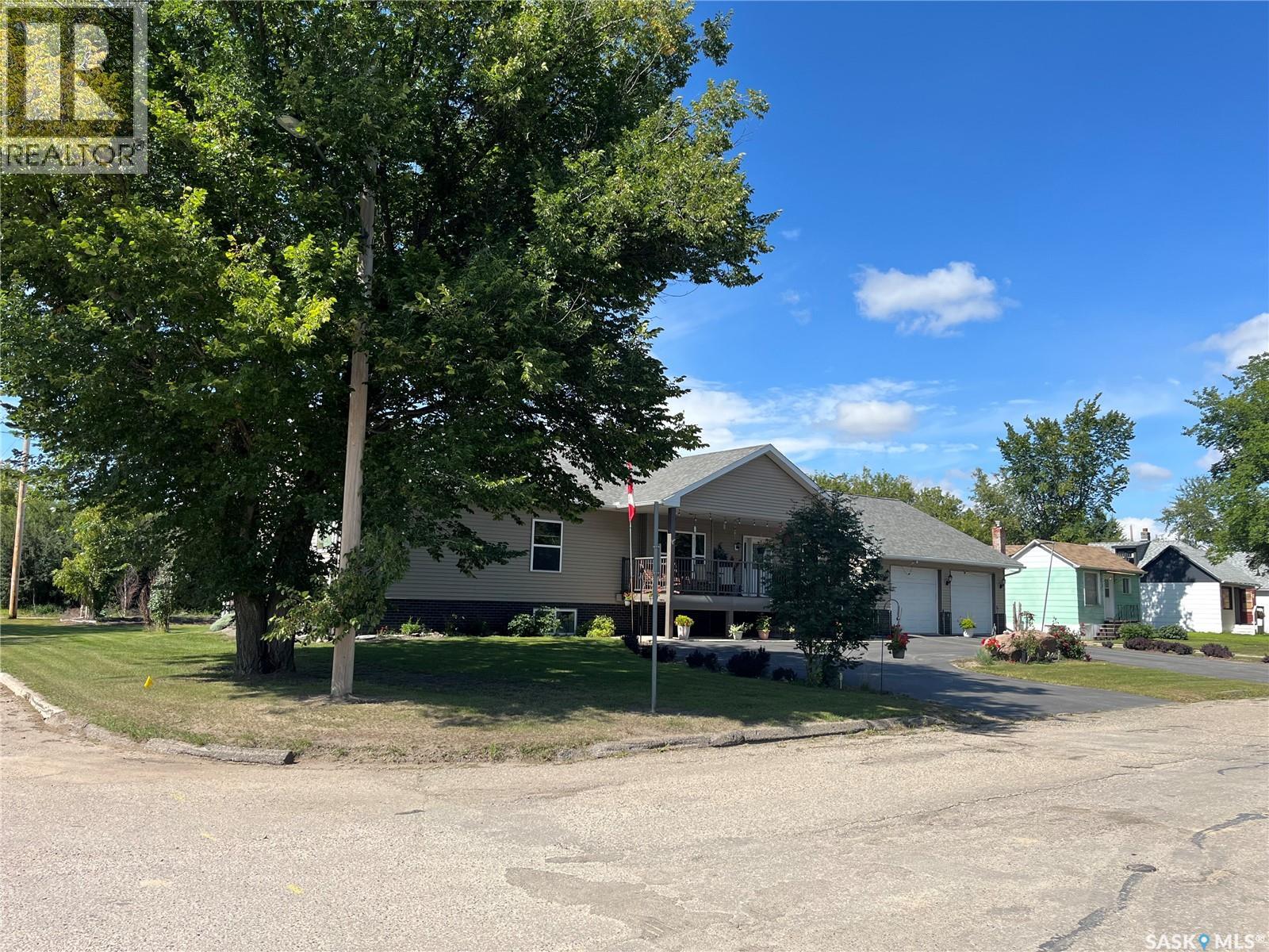 105 Jim Headington Way, Wadena, Saskatchewan  S0A 4J0 - Photo 2 - SK048025