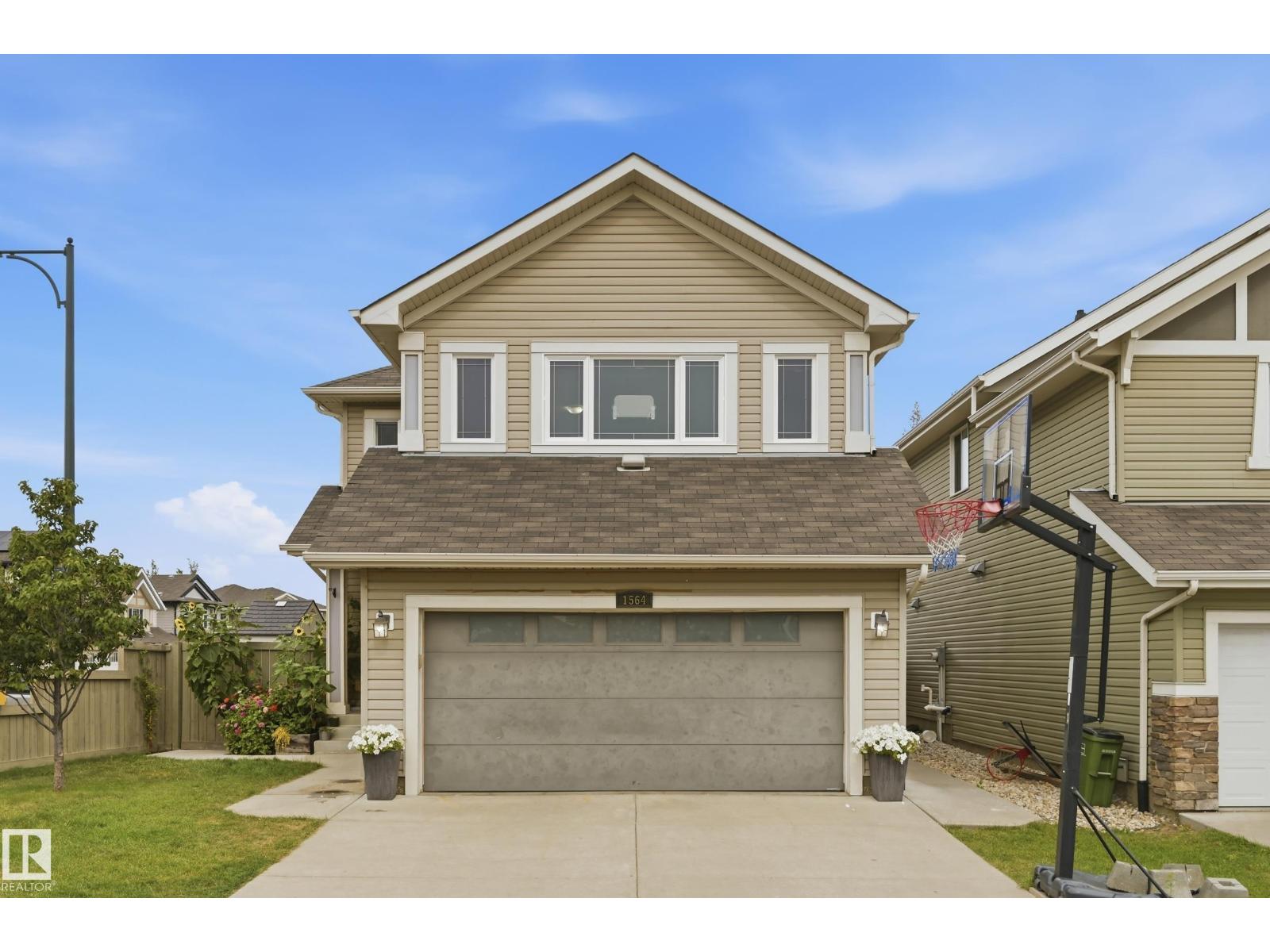 1564 36 AV NW, Edmonton, Alberta