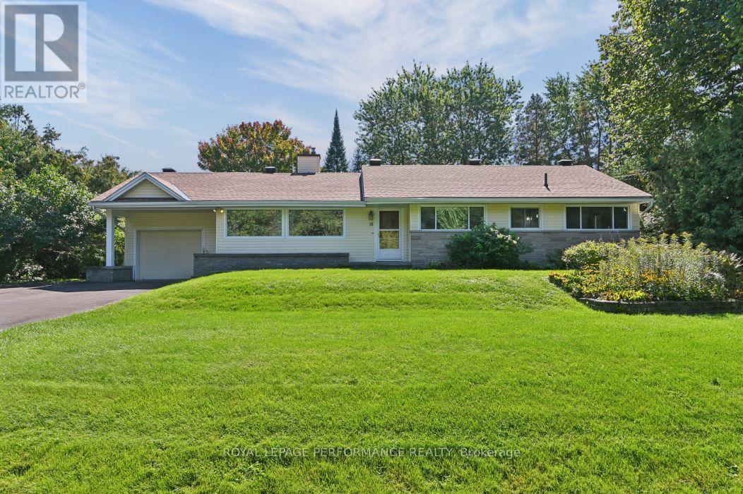 18 Honey Gables Drive, Ottawa, Ontario