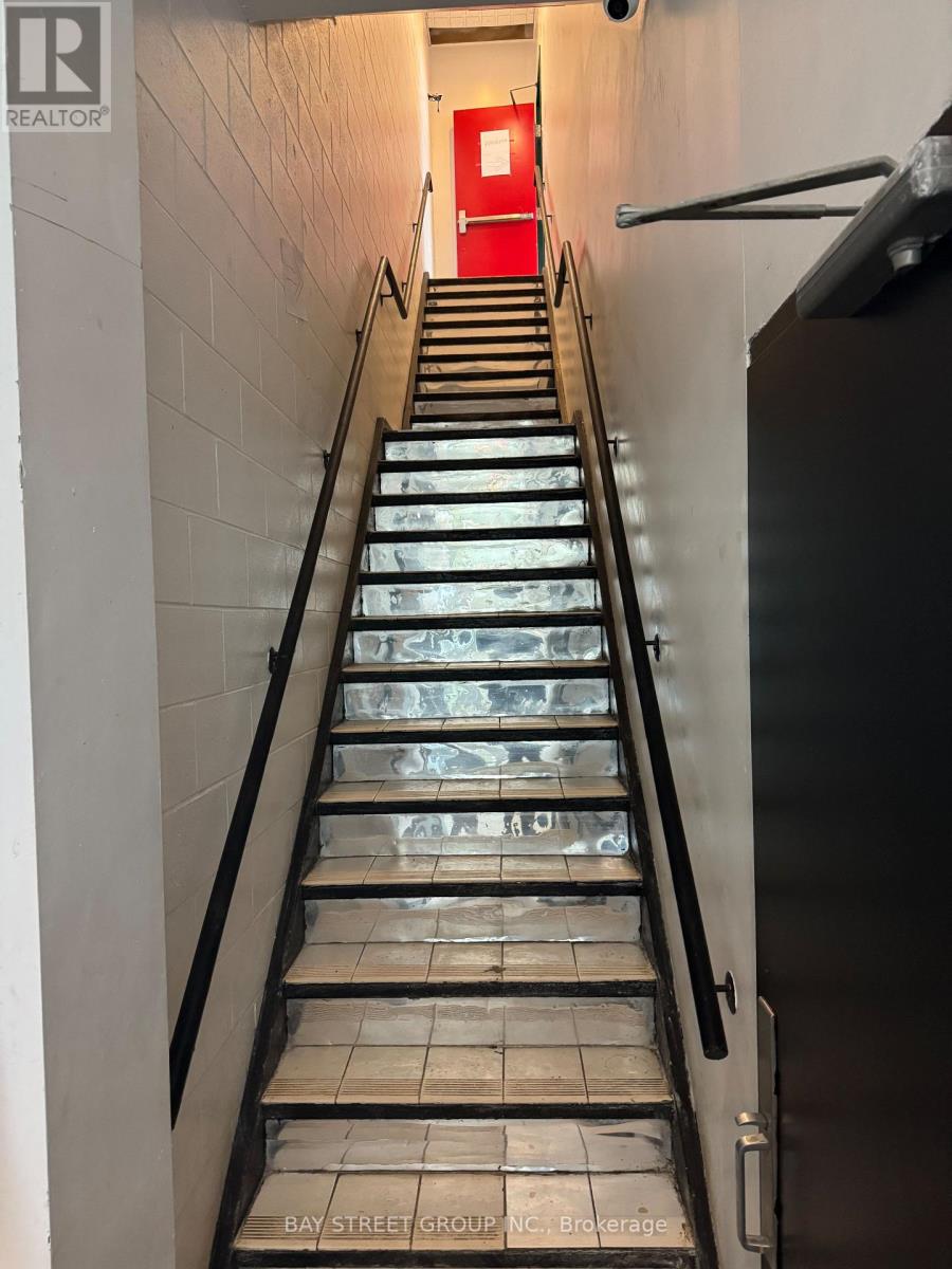 2nd Flr - 266 Spadina Avenue, Toronto, Ontario M5T 2E4 - Photo 3 - C13763672