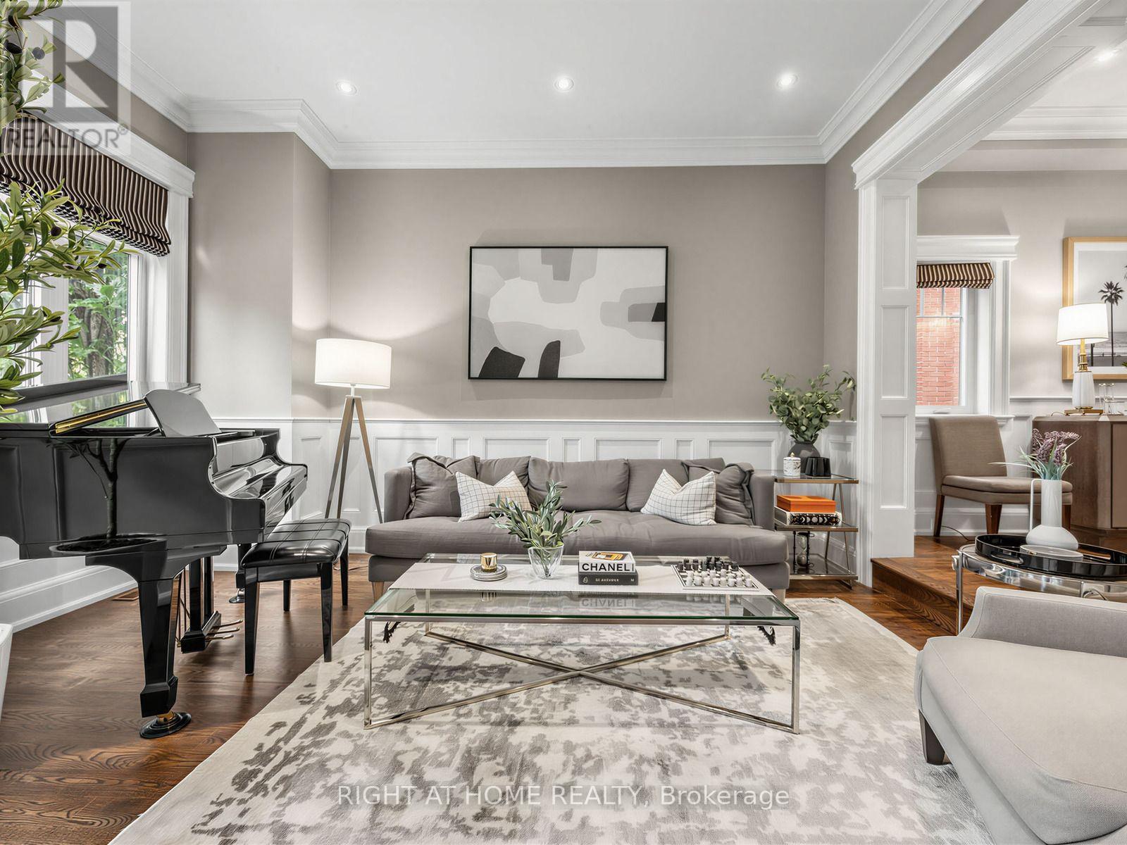 189 Stibbard Avenue, Toronto, Ontario  M4P 2C4 - Photo 3 - C13763692