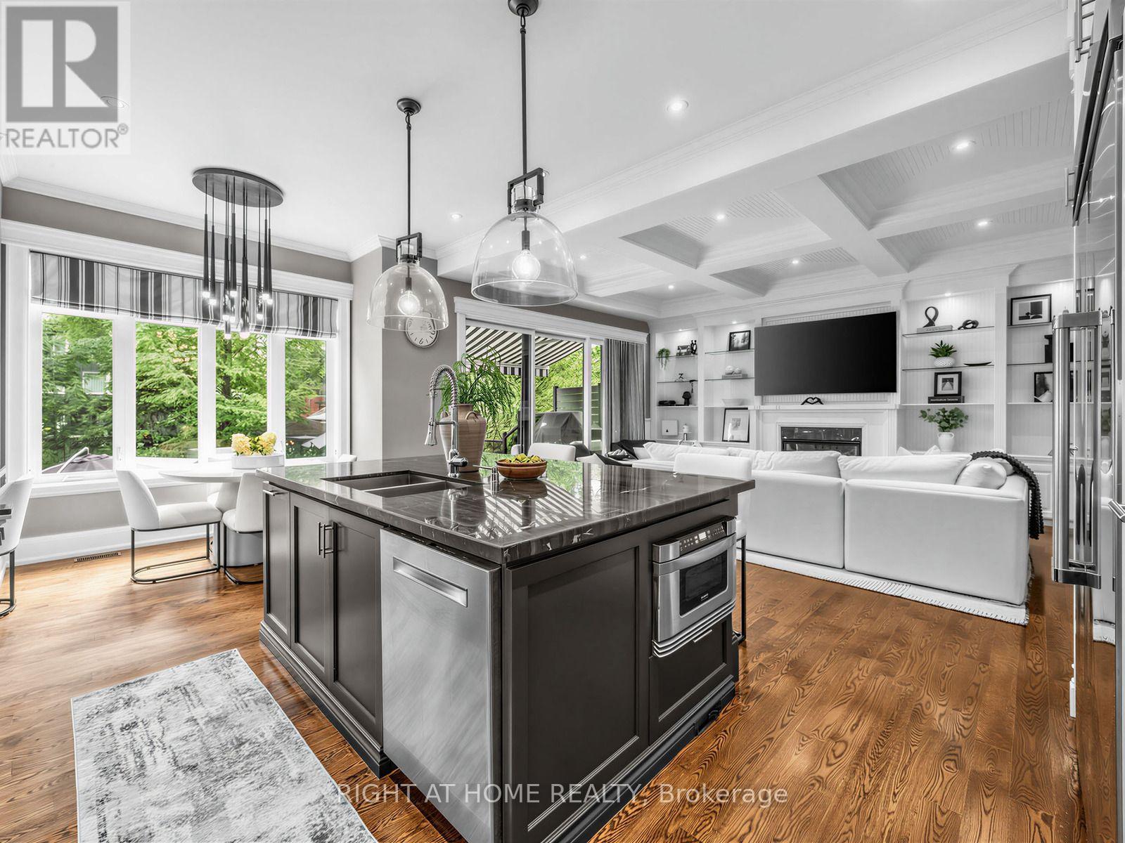 189 Stibbard Avenue, Toronto, Ontario  M4P 2C4 - Photo 7 - C13763692