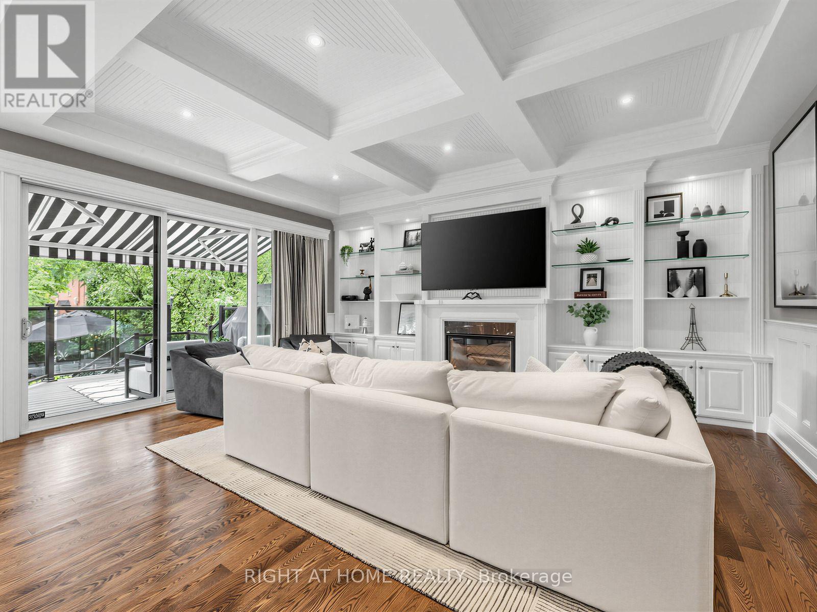189 Stibbard Avenue, Toronto, Ontario  M4P 2C4 - Photo 9 - C13763692
