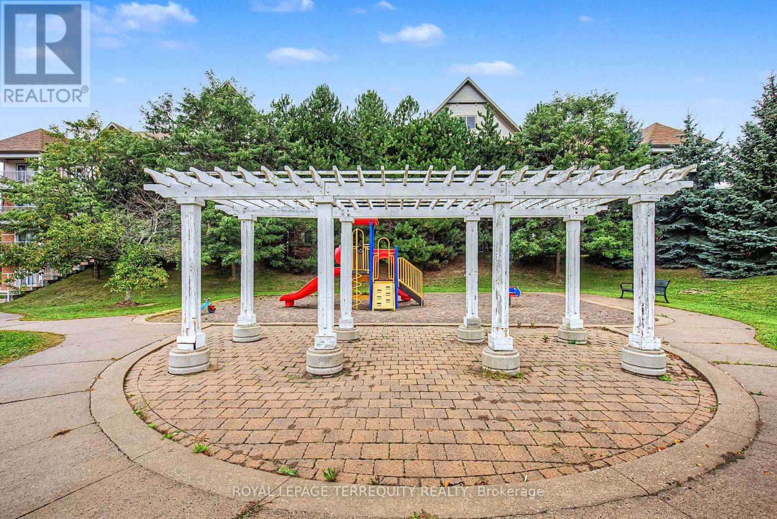 309 - 124 Aspen Springs Drive, Clarington, Ontario L1C 0G8 - Photo 4 - E13763674