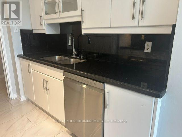 310 - 7 Townsgate Drive, Vaughan, Ontario  L4J 7Z9 - Photo 10 - N13763676