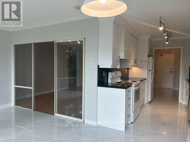 310 - 7 Townsgate Drive, Vaughan, Ontario  L4J 7Z9 - Photo 12 - N13763676