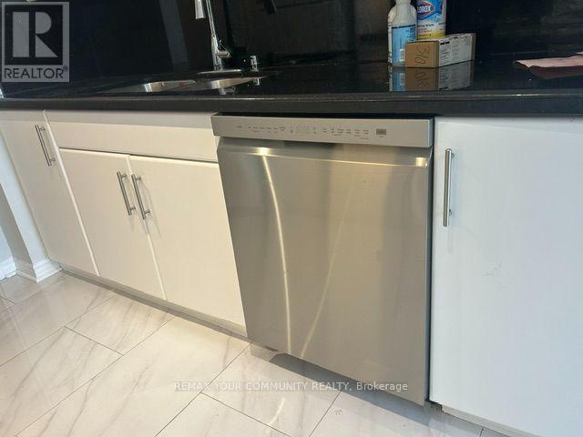 310 - 7 Townsgate Drive, Vaughan, Ontario  L4J 7Z9 - Photo 13 - N13763676