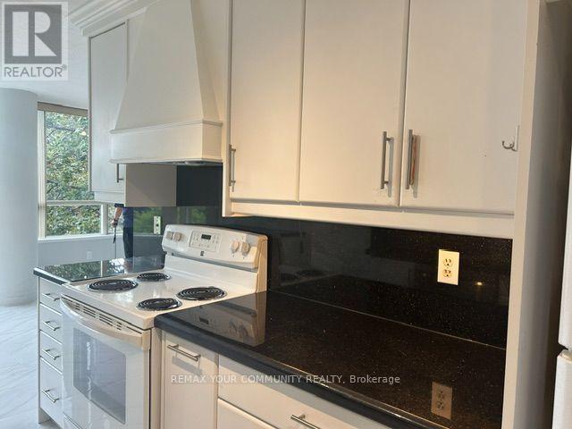 310 - 7 Townsgate Drive, Vaughan, Ontario  L4J 7Z9 - Photo 9 - N13763676