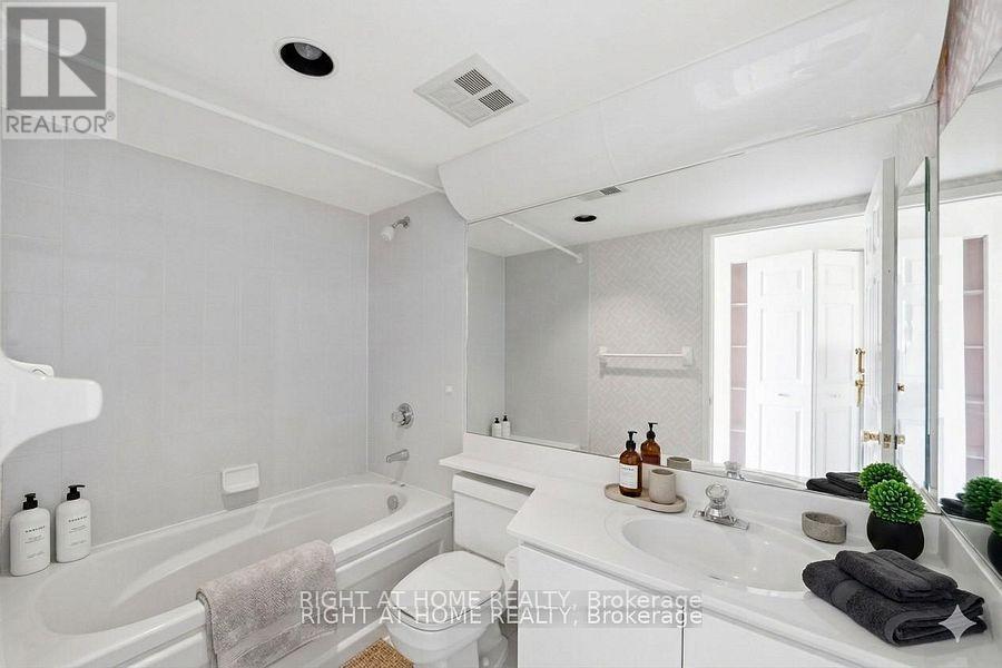 803 - 610 Bullock Drive, Markham, Ontario  L3R 0G1 - Photo 5 - N13763690
