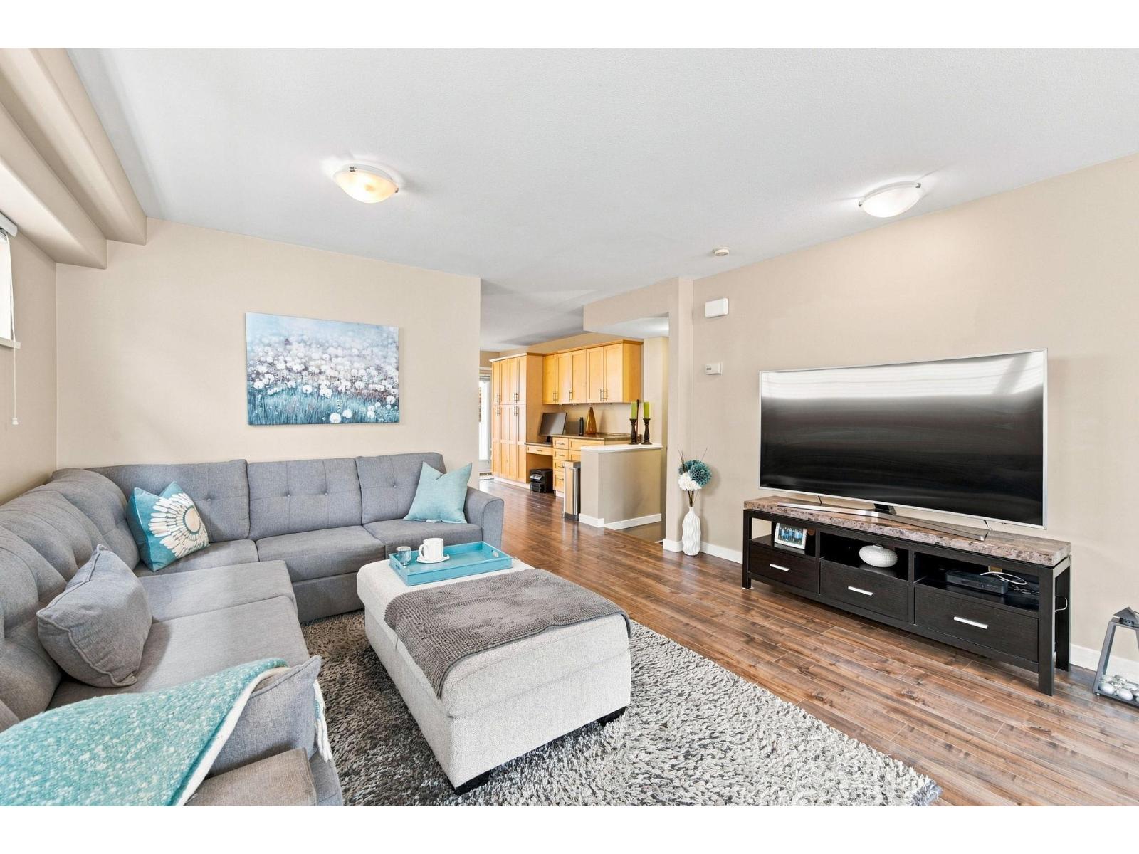 6 6533 121 Street, Surrey, British Columbia  V3W 1M5 - Photo 2 - R3163687